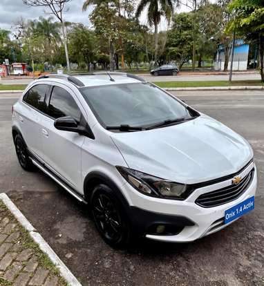 CHEVROLET-ONIX-2018