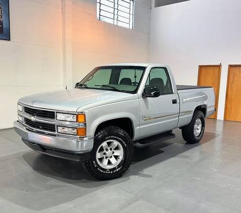 CHEVROLET SILVERADO 4.2 D-20 RODEIO 4X2 CS 18V TURBO INTERCOOLER DIESEL 2P MANUAL
