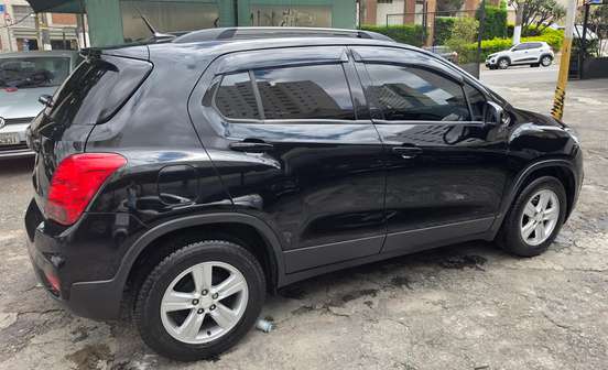 CHEVROLET-TRACKER-2017