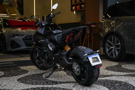 DUCATI-DIAVEL V4 DUCATI-DIAVEL V4-2025