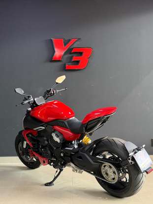 DUCATI-DIAVEL V4-2024