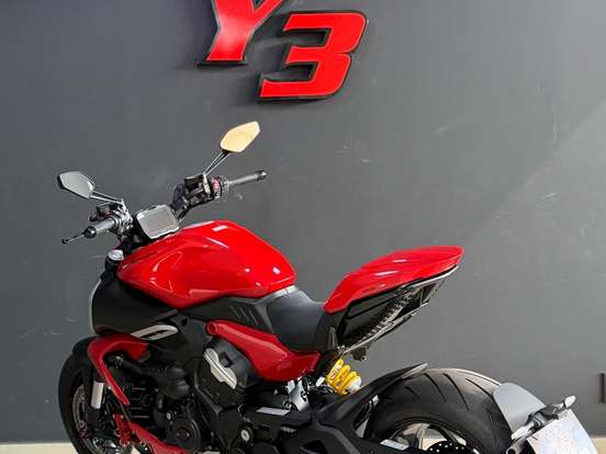 DUCATI-DIAVEL V4 DUCATI-DIAVEL V4-2024