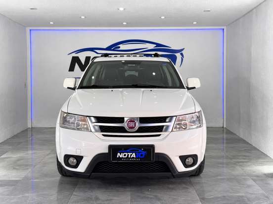 FIAT-FREEMONT-2015