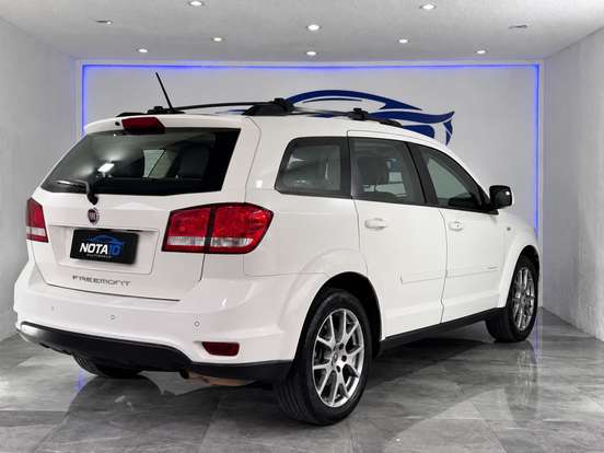 FIAT-FREEMONT-2015