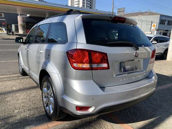 FIAT-FREEMONT-2013