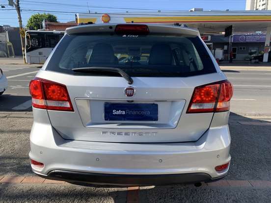 FIAT-FREEMONT-2.4 PRECISION 16V GASOLINA 4P AUTOMÁTICO FIAT-FREEMONT-2013