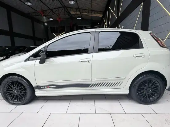 FIAT-PUNTO-1.8 SPORTING 16V FLEX 4P AUTOMATIZADO FIAT-PUNTO-2014