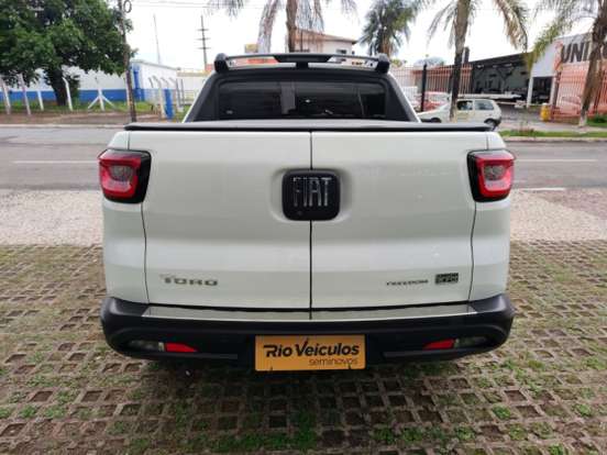 FIAT-TORO-2023