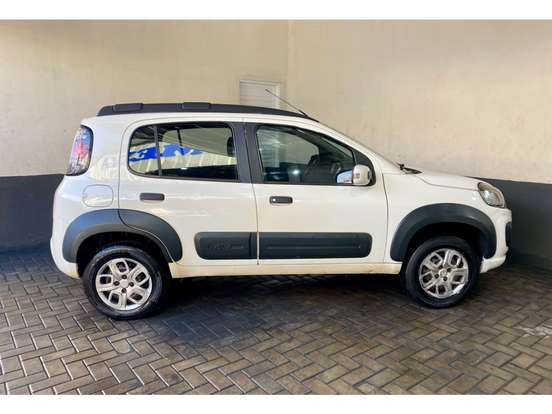 FIAT-UNO-2017