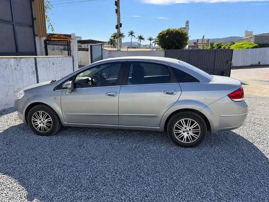 FIAT-LINEA-2012