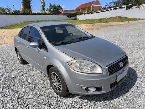 FIAT-LINEA-2012