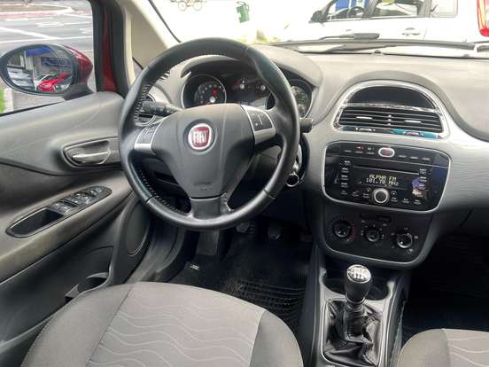 FIAT-PUNTO-2015