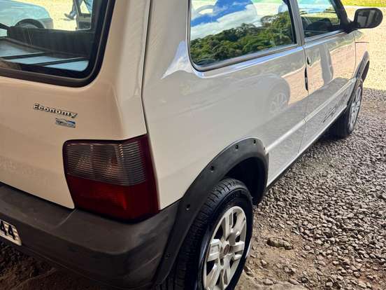FIAT-UNO-1.0 MPI MILLE WAY ECONOMY 8V FLEX 2P MANUAL FIAT-UNO-2013