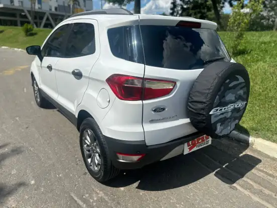 FORD-ECOSPORT-2016