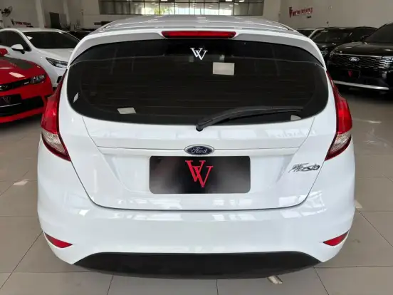 FORD-FIESTA-2014