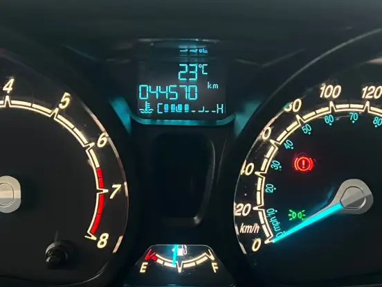 FORD-FIESTA-2015
