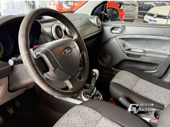 FORD-FIESTA-2014
