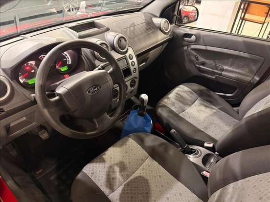 FORD-FIESTA-2013