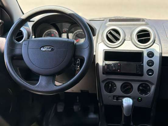 FORD-FIESTA-2010