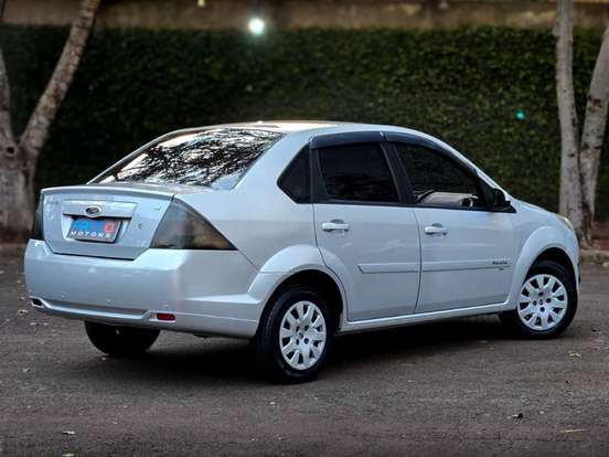 FORD-FIESTA-1.6 ROCAM SEDAN 8V FLEX 4P MANUAL FORD-FIESTA-2014