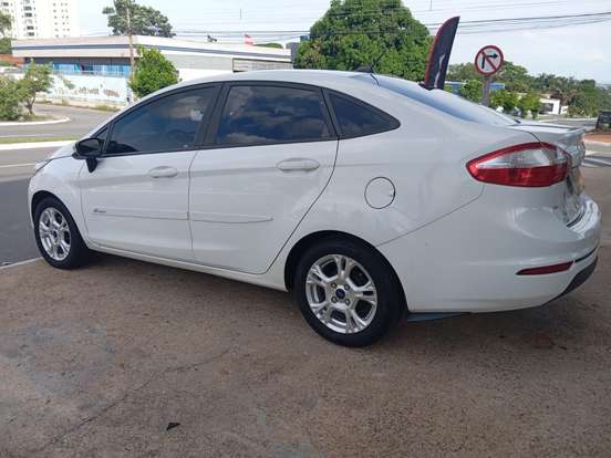FORD-FIESTA-1.6 SE HATCH 16V FLEX 4P MANUAL FORD-FIESTA-2015