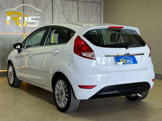 FORD-FIESTA-2015
