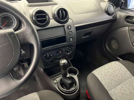FORD-FIESTA-2011