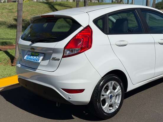 FORD-FIESTA-2016