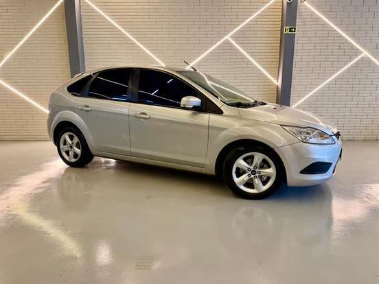 FORD-FOCUS-1.6 8V GASOLINA 4P MANUAL FORD-FOCUS-2010