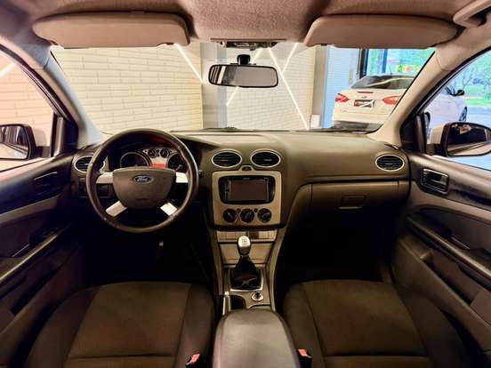 FORD-FOCUS-1.6 8V GASOLINA 4P MANUAL FORD-FOCUS-2010