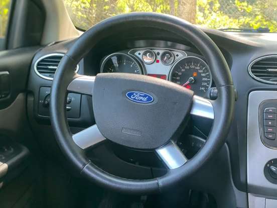 FORD-FOCUS-2012