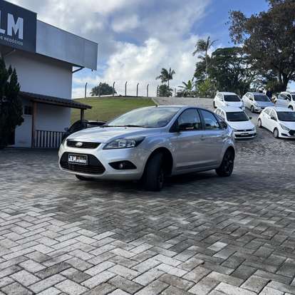 FORD-FOCUS-2010