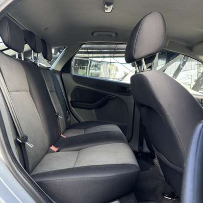 FORD-FOCUS-2010