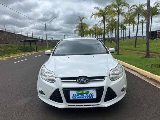 FORD-FOCUS-2014