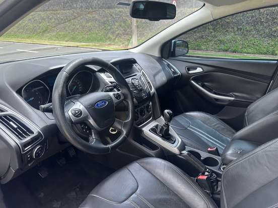 FORD-FOCUS-2014