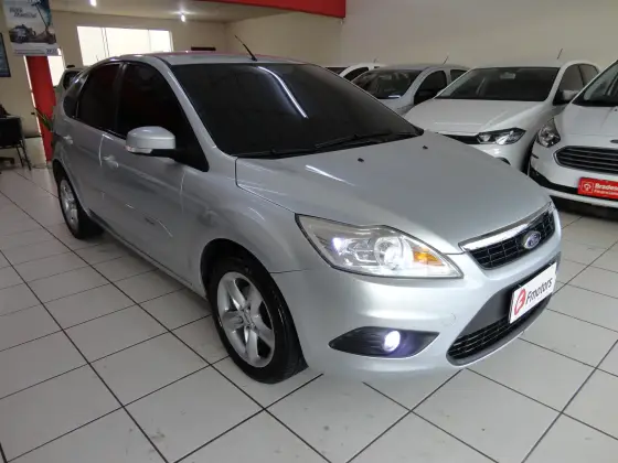 FORD FOCUS 2.0 GLX 16V FLEX 4P MANUAL