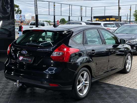 FORD-FOCUS-2014