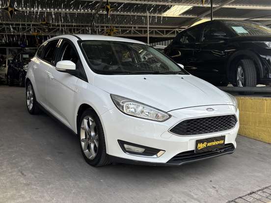 FORD-FOCUS-2015