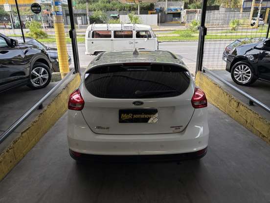 FORD-FOCUS-2.0 SE PLUS 16V FLEX 4P POWERSHIFT FORD-FOCUS-2015
