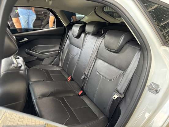 FORD-FOCUS-2015