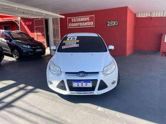 FORD-FOCUS-2014