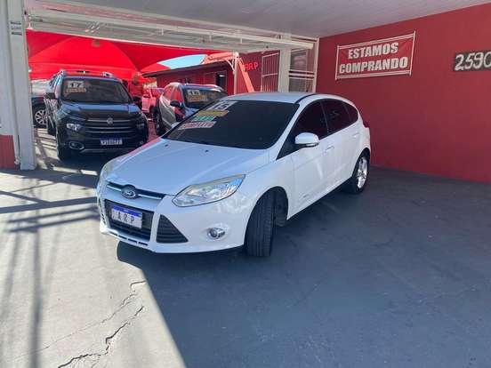 FORD-FOCUS-2014