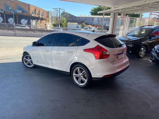 FORD-FOCUS-2.0 SE PLUS 16V FLEX 4P POWERSHIFT FORD-FOCUS-2014