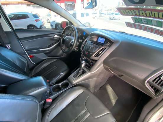FORD-FOCUS-2014