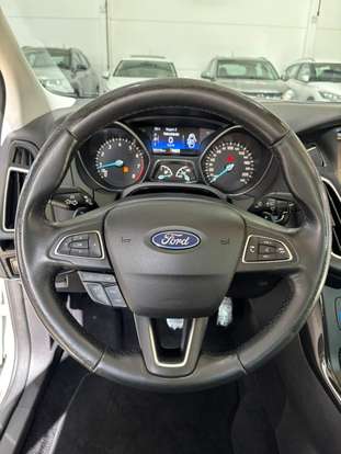 FORD-FOCUS-2015