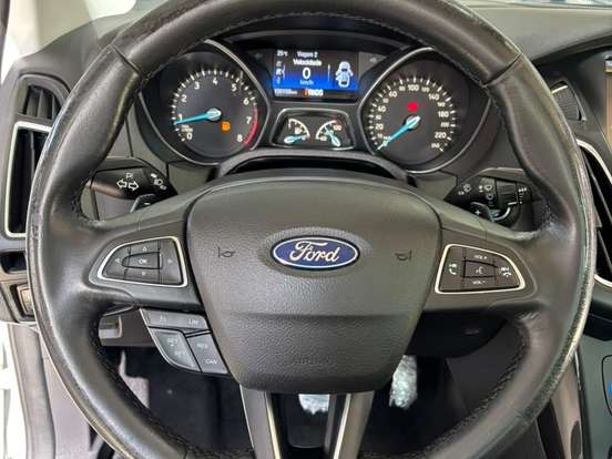 FORD-FOCUS-2.0 TITANIUM SEDAN 16V FLEX 4P POWERSHIFT FORD-FOCUS-2015