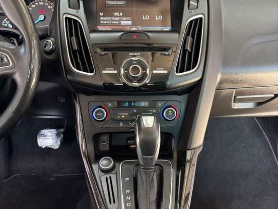 FORD-FOCUS-2.0 TITANIUM SEDAN 16V FLEX 4P POWERSHIFT FORD-FOCUS-2015