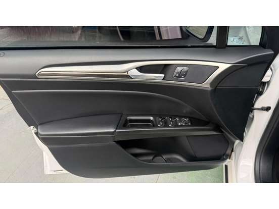 FORD-FUSION-2.0 SEL 16V GASOLINA 4P AUTOMÁTICO FORD-FUSION-2017