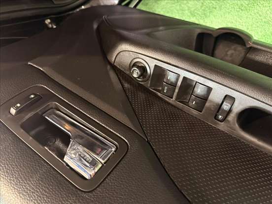 FORD-FUSION-2008
