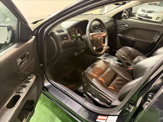 FORD-FUSION-2008